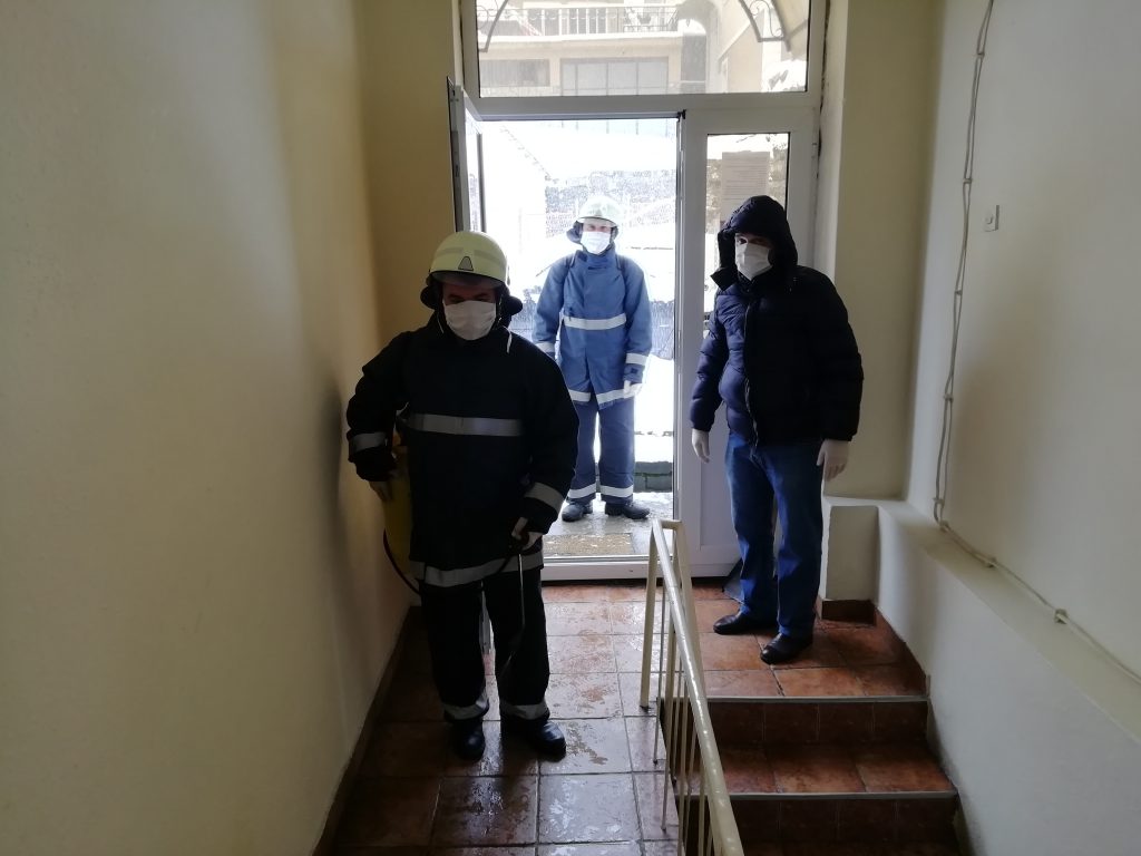 Дезинфекција во градот и расчистување на улици од снегот