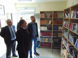 Донирани 2 000 книги на албански јазик на Општина Долнени
