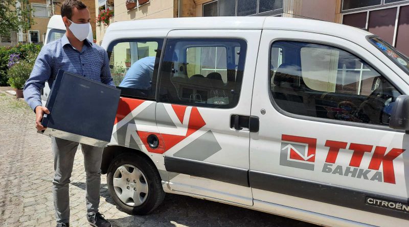 Компјутери и компјутерска опрема донација од ТТК Банка