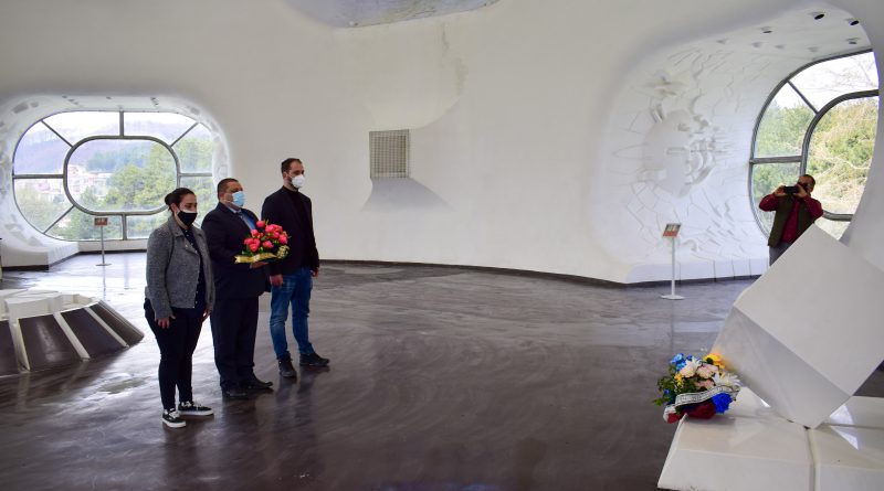 Оддадена почит на Никола Карев, прв Претседател на Крушевската Република