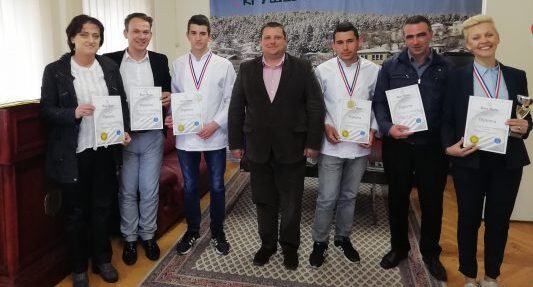 Освоено злато на меѓународниот натпревар во Хрватска по гастрономија на учениците од СОУ „Наум Наумовски Борче“ Крушево