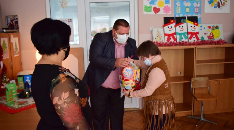 Пакетчиња за децата од дневниот центар за деца и младинци со посебни потреби