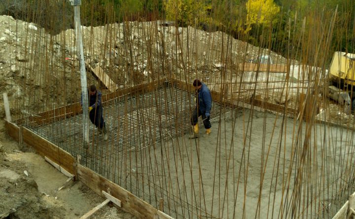 Продолжува изградбата на резервоар за вода во с. Пресил