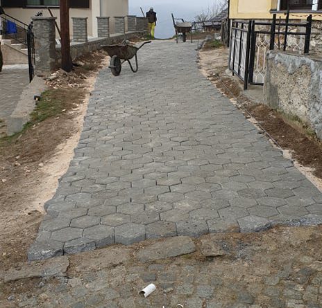 Продолжуваат активностите за чистење на јазот во Бучин и реконструкција на улица во Крушево