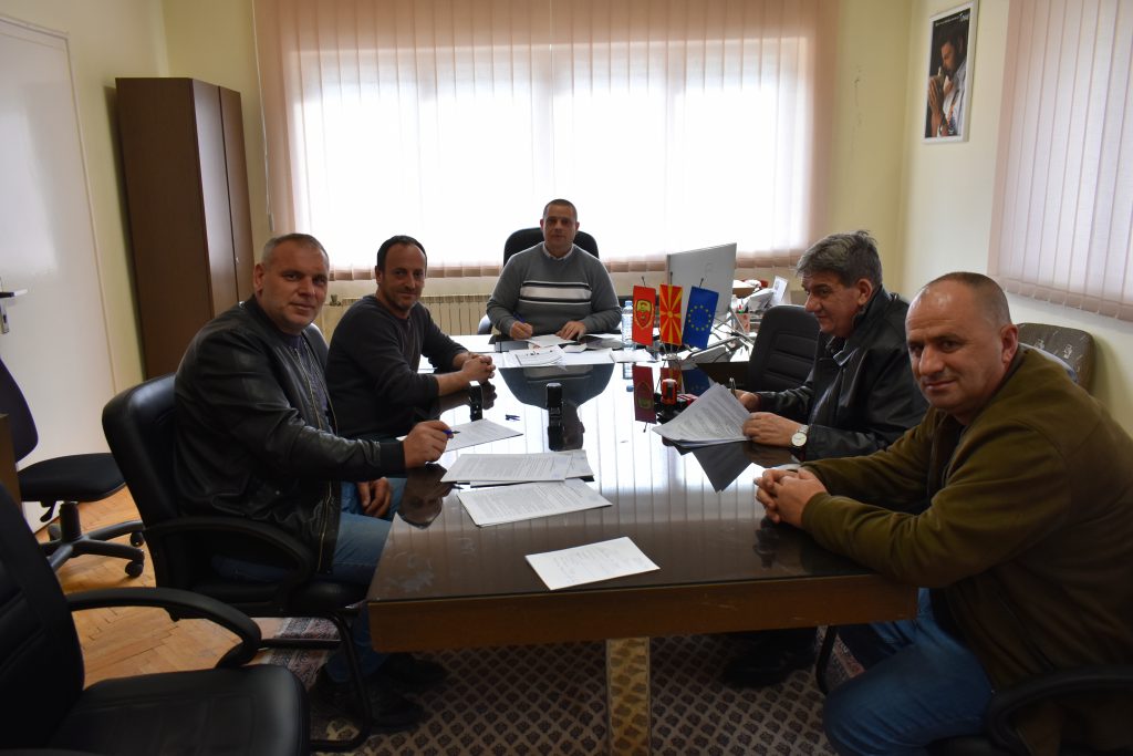 Санација на пристапен пат до земјоделски површини во село Пресил
