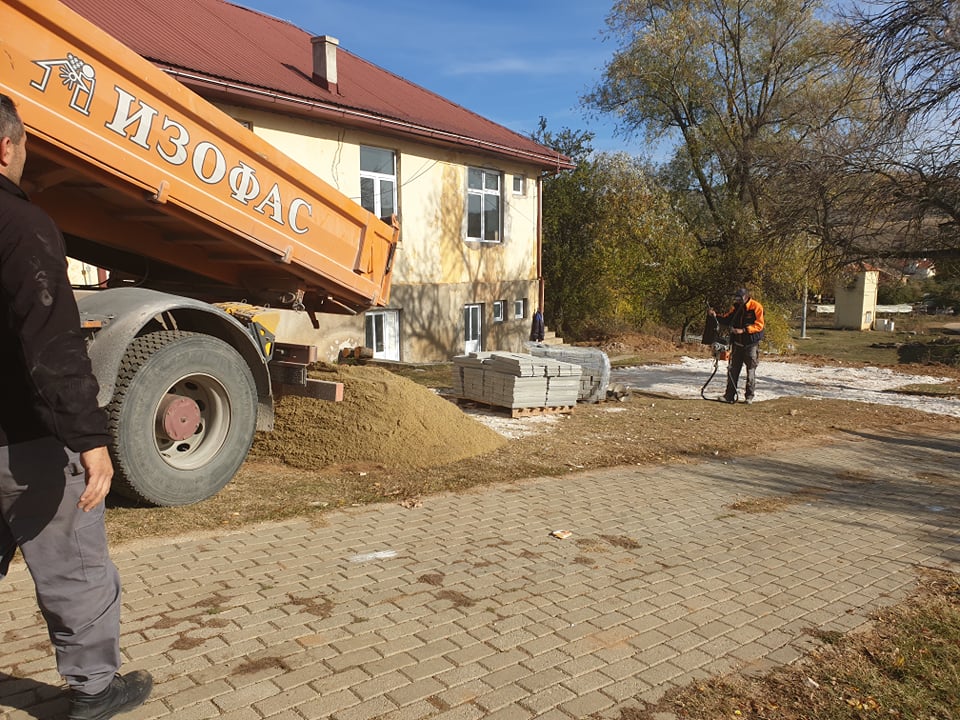Се гради игралиште за деца во Алданци