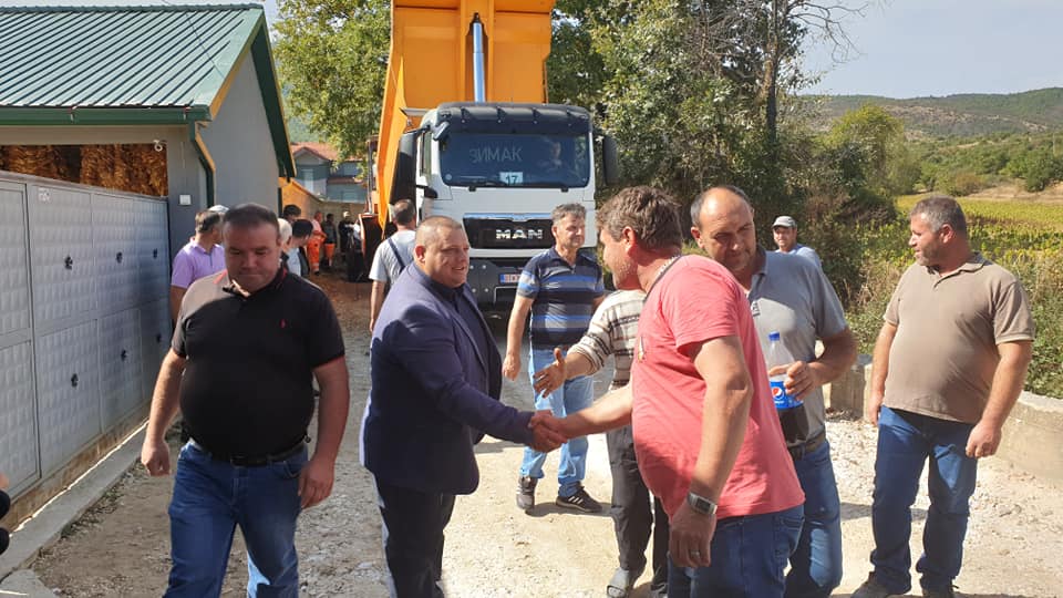 Започна асфалтирањето на патот од Јакреново до Саждево